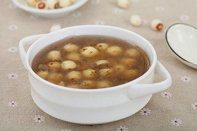 至少还在做 《空洞骑士：丝绸之歌》Steam页面更新